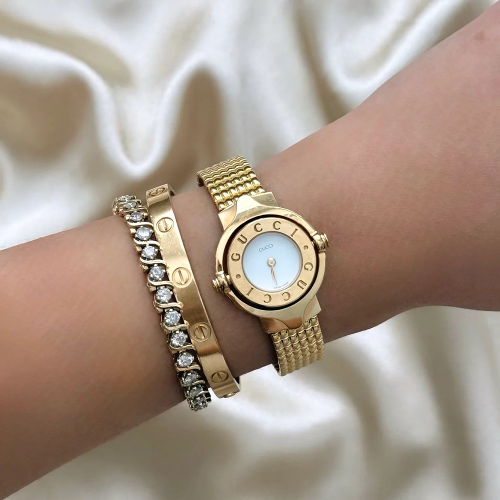 AUTHENTIC VINTAGE GUCCI REVERSIBLE GOLD WATCH - Picture 2 of 5